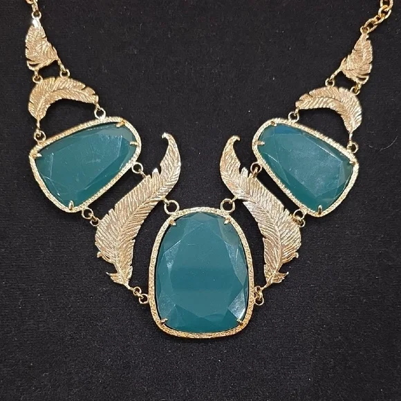 Kendra Scott "Iggy" Necklace Emerald Calcedony And 14k Gold Plate😍 - Picture 4 of 4
